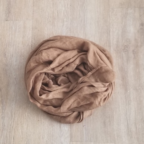 Accessories - Brown oval scarve